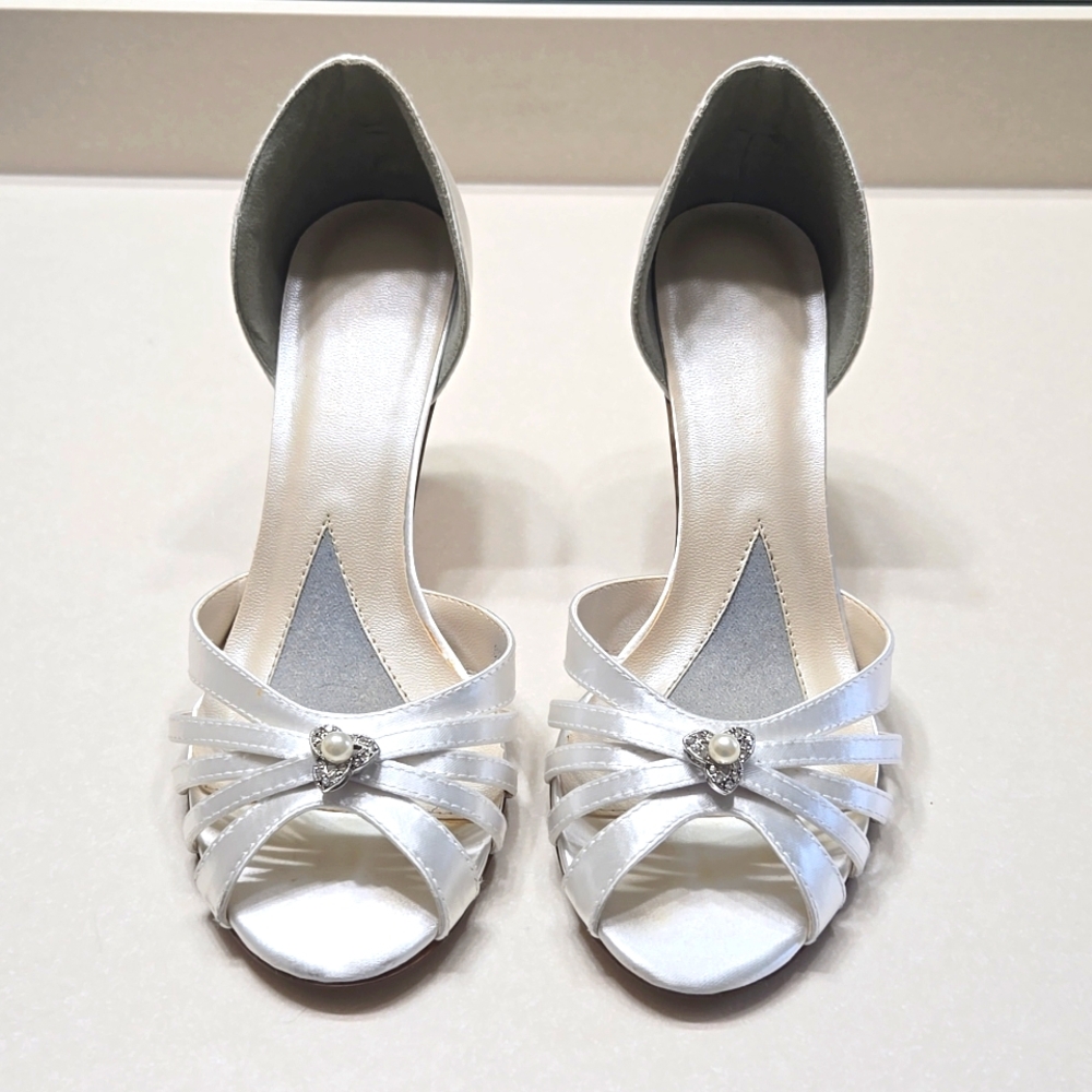 Michaelangelo sz 8.5 white heels